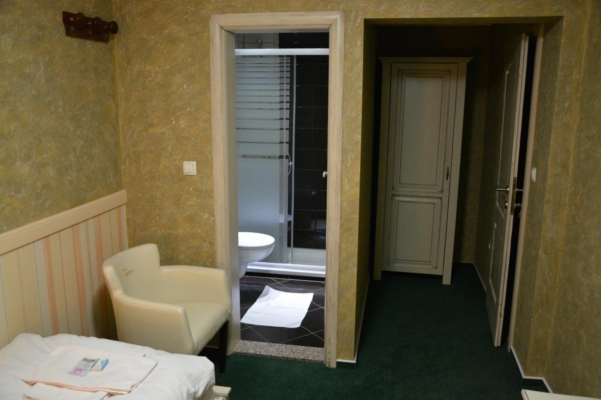 Motel Most Ljubuški Rom bilde