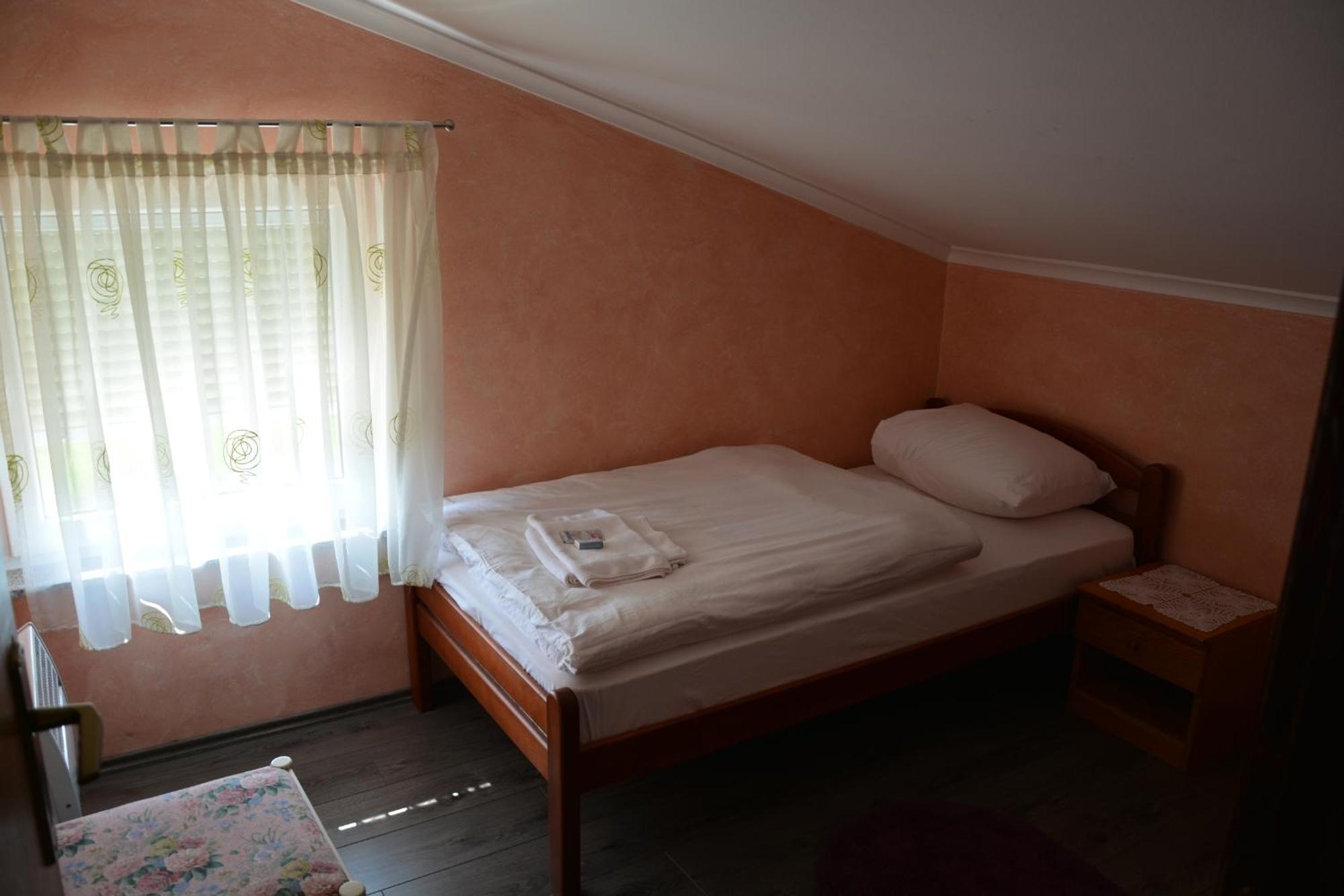 Motel Most Ljubuški Rom bilde